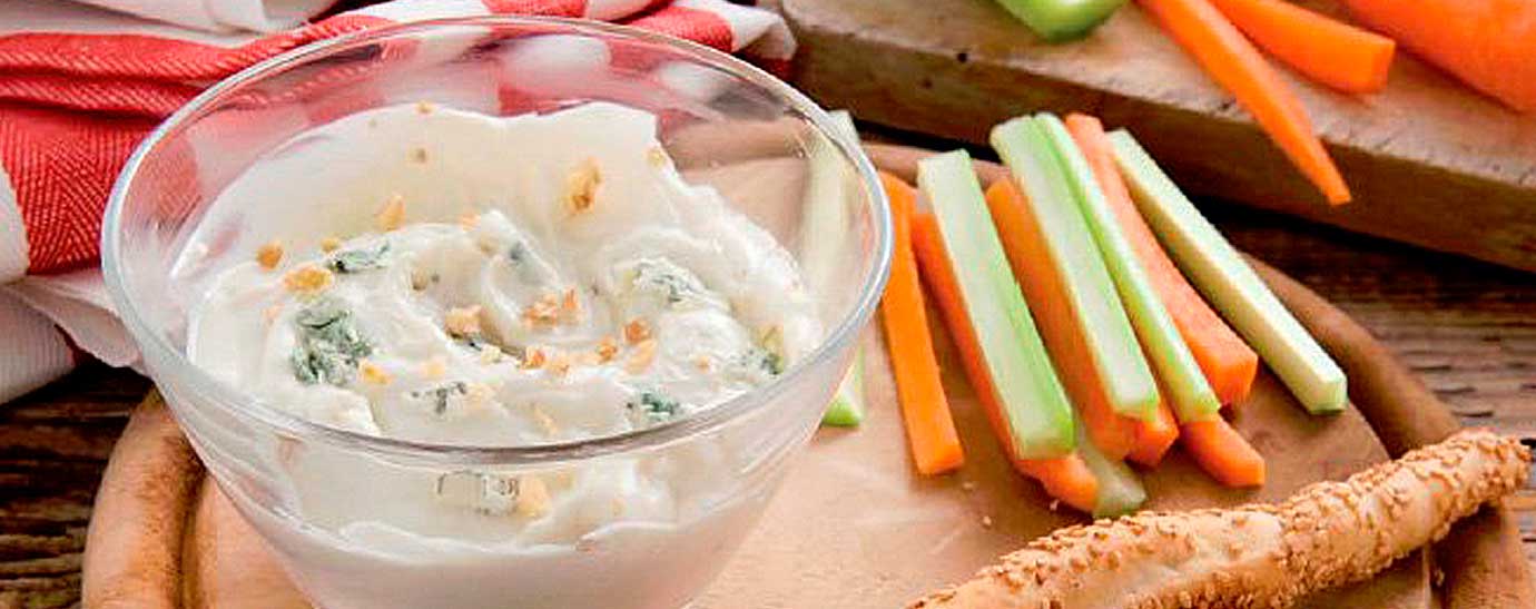 Salsa de queso gorgonzola con crudités