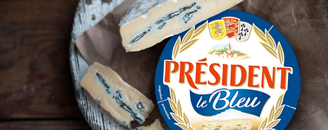 Tabla de madera con queso Camembert Président Blue